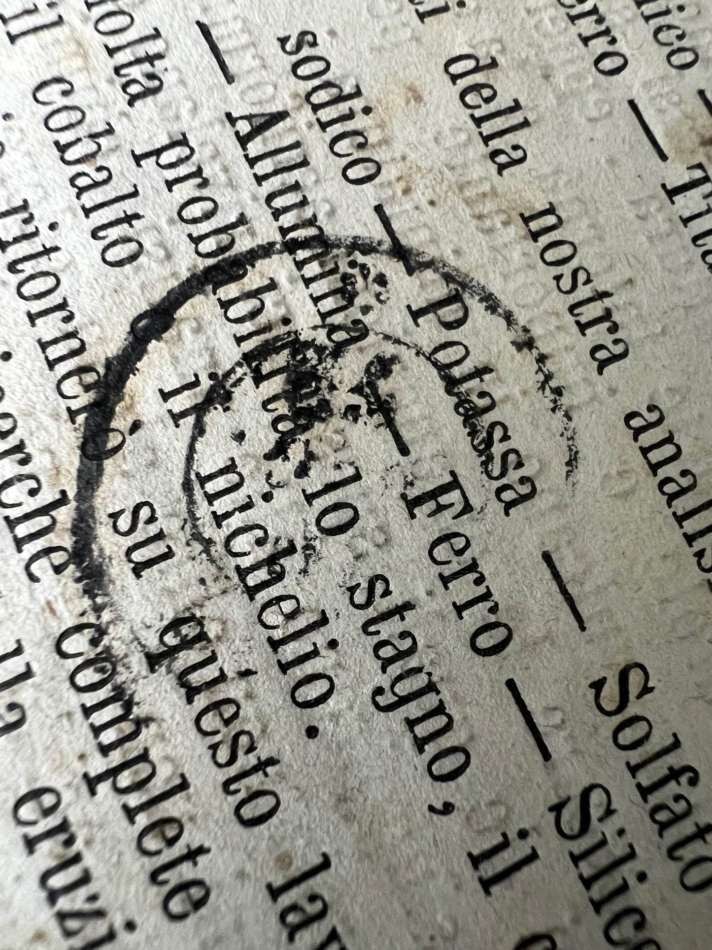 RARITÀ VULCANOLOGICA E POSTALE (1872) – Opuscolo "L'Incendio Vesuviano" di Luigi Palmieri – Spedito da Napoli (13 Maggio 1872) – Affrancatura "De La Rue" 1 centesimo.