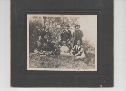 Foto primi '900 foto di gruppo familiare in campagna , Giove Umbria