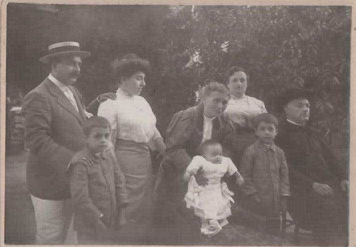 Foto d'epoca 1890 Napoli Felice Genta - Gruppo Familiare con Curato