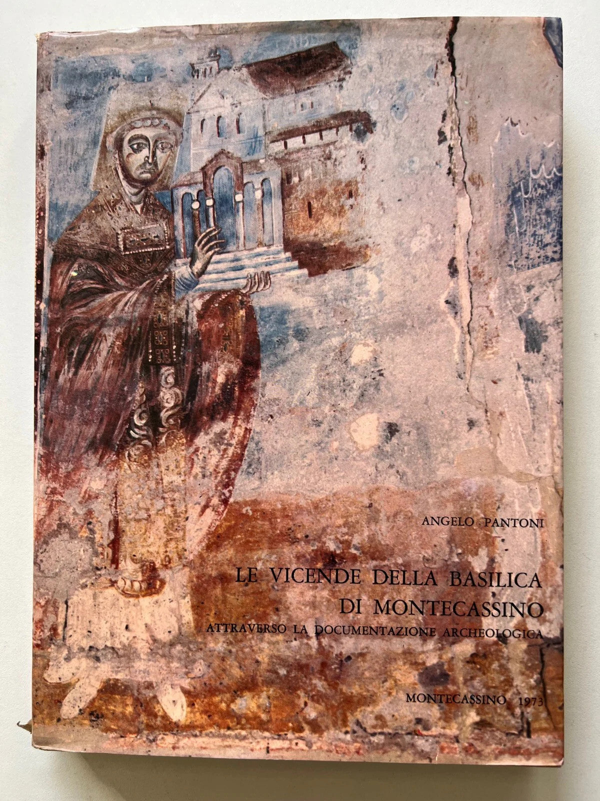 LE VICENDE DELLA BASILICA DI MONTECASSINO ATTRAVERSO LA DOCUMENTAZIONE ARCHEOLOG