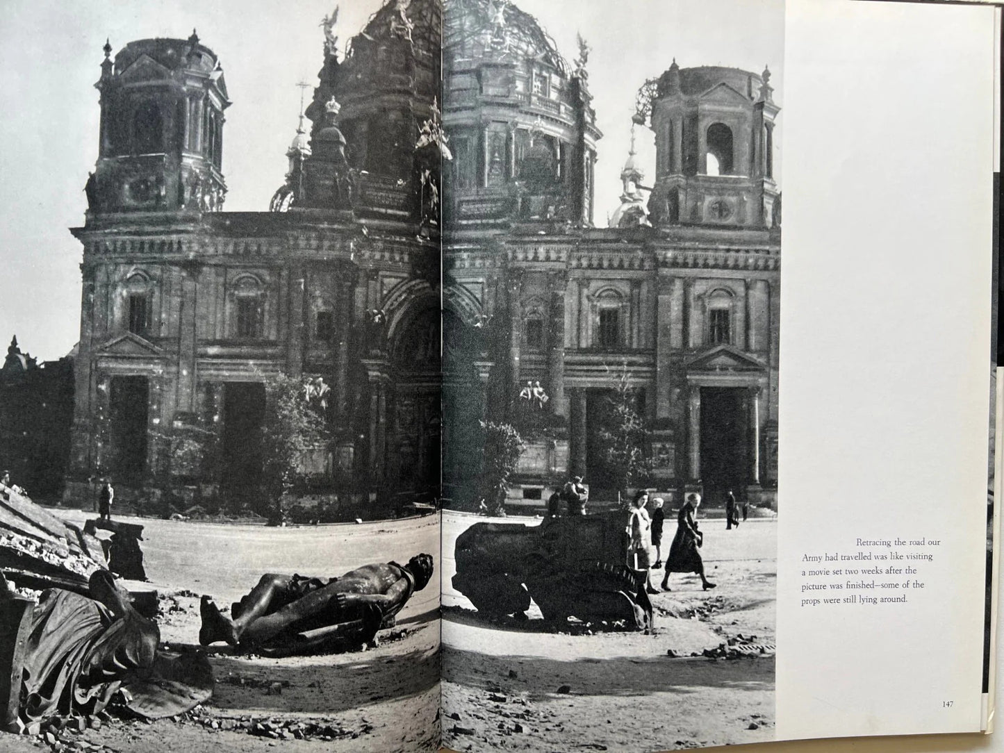 WWII IMAGES OF WAR ROBERT CAPA , PAUL HAMLYN LONDON 1964 LIBRO FOTOGRAFICO