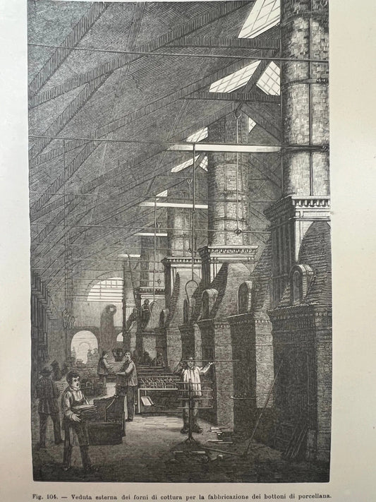 STAMPA 1886 VEDUTA ESTERNA DEI FORNI DI COTTURA FABBRICAZIONE BOTTONI PORCELLANA