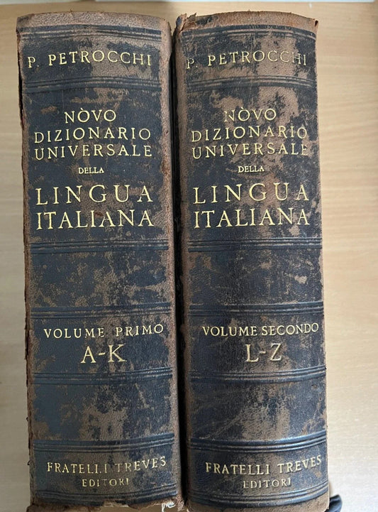 1931 PETROCCHI NOVO DIZIONARIO UNIVERSALE DELLA LINGUA ITALIANA 2 VOLUMI TREVES